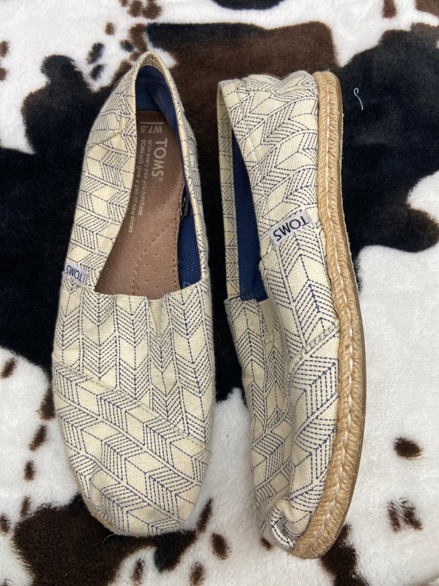 TOMS/ WOMEN 7.5 SHOE