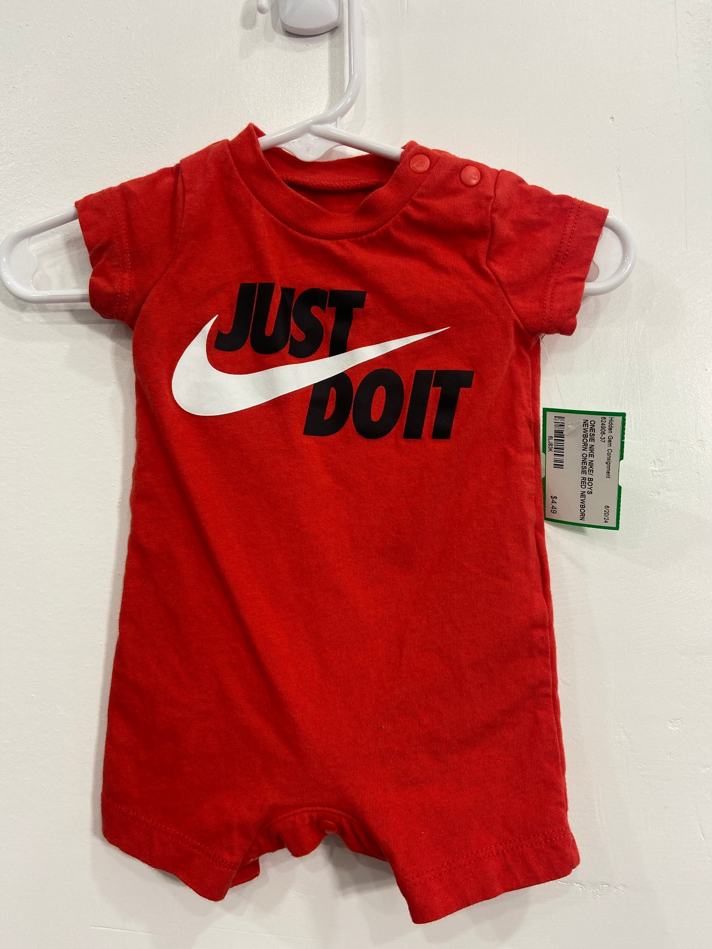 NIKE/ BOYS NEWBORN ONESIE