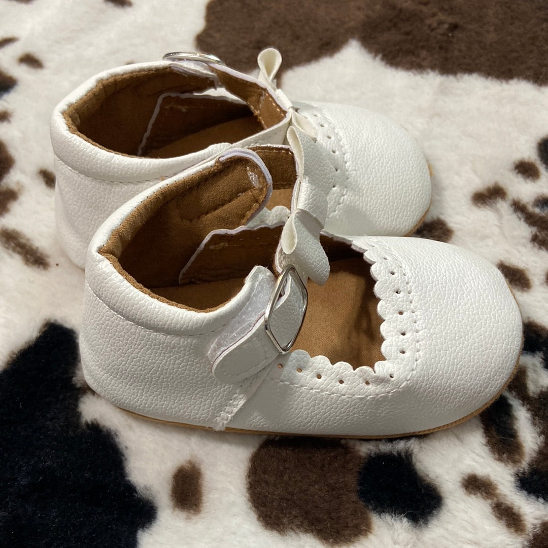 GIRLS WHITE SHOES SIZE 3