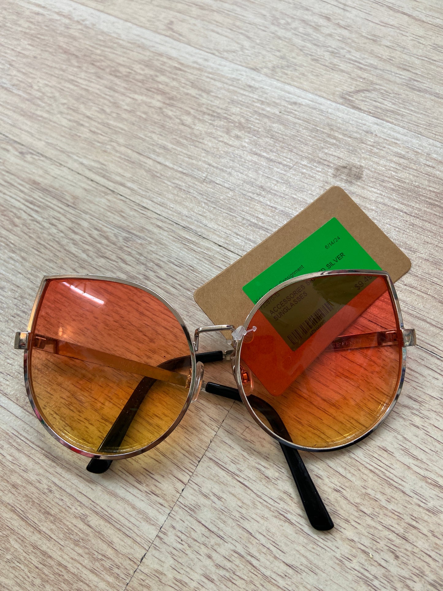 SHAPED SILVER SUNGLASSES