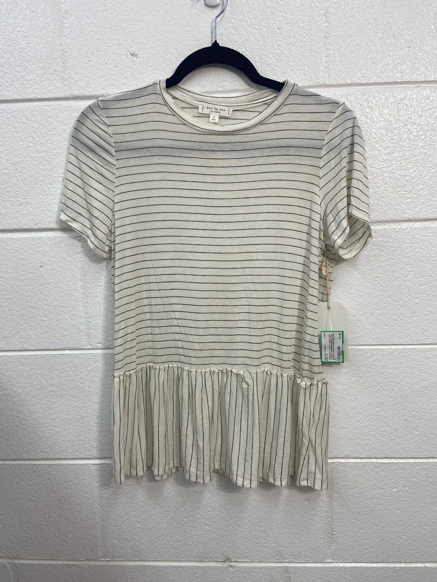 **HOLE IN FRONT LEFT**NWT* DAY TO DAY/ WOMEN MEDIUM TOP