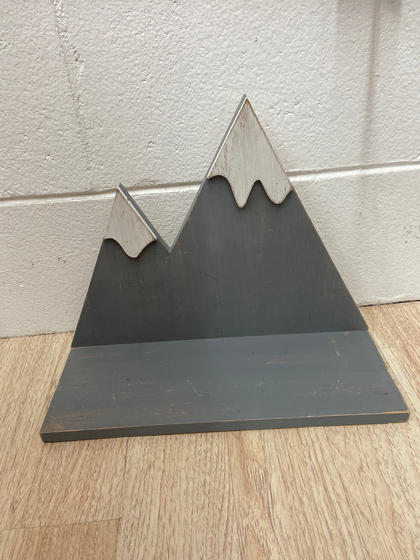 MOUNTIAN SHELF HOME DECOR