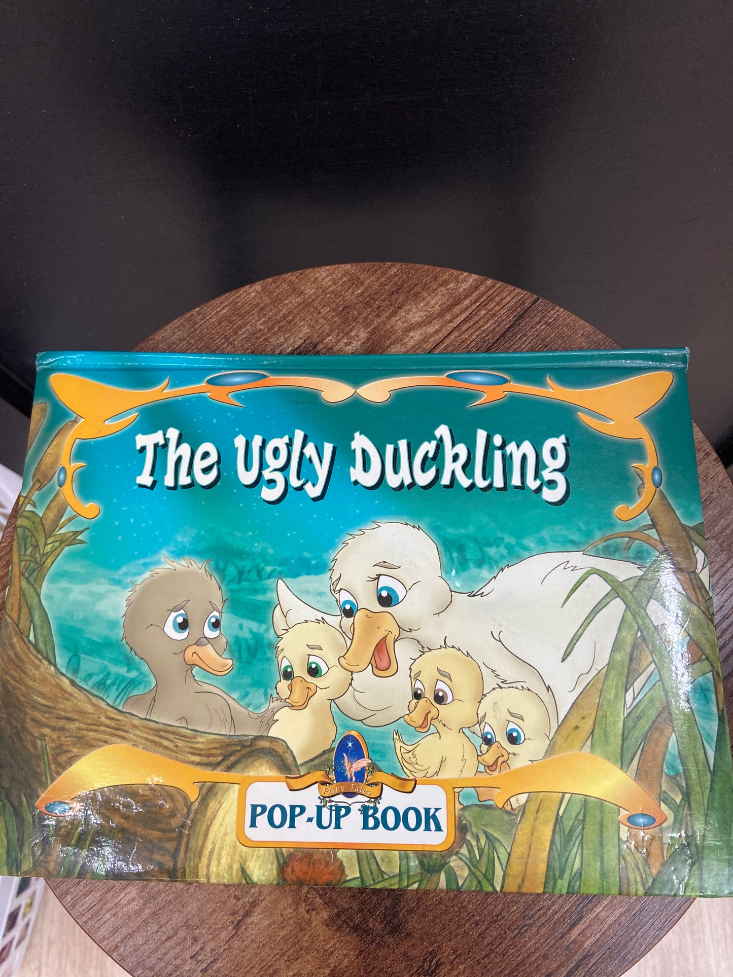 THE UGLY DUCKLING (POP UP BOOK)