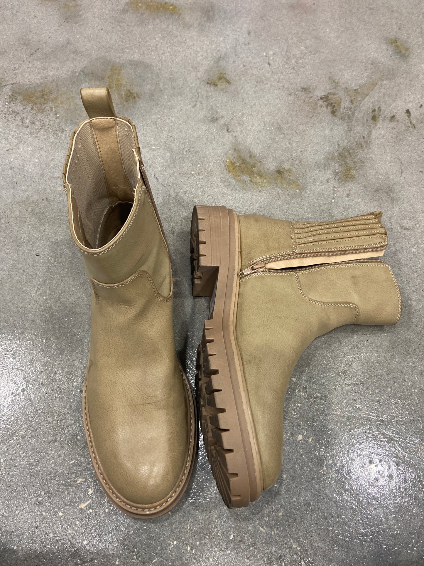 TIME & TRU BOOTS SIZE 11