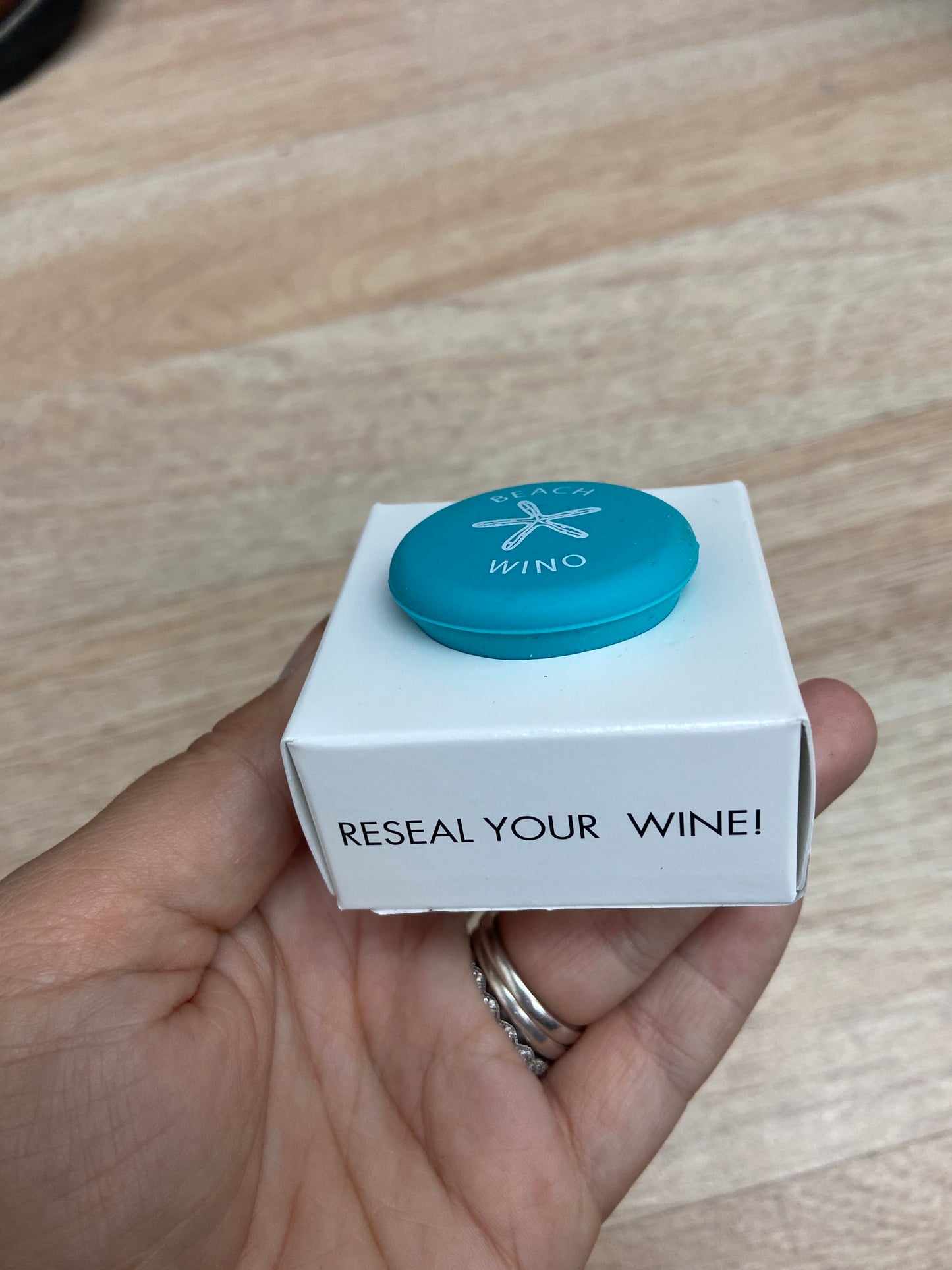 BEACH WINO WINE SEALER