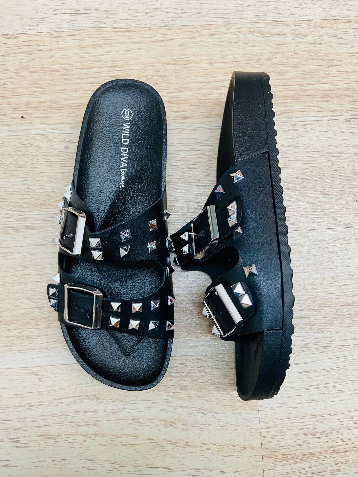 WILD DIVA SLIP ON STUDDED SANDALS NEW IN BOX SIZE 6