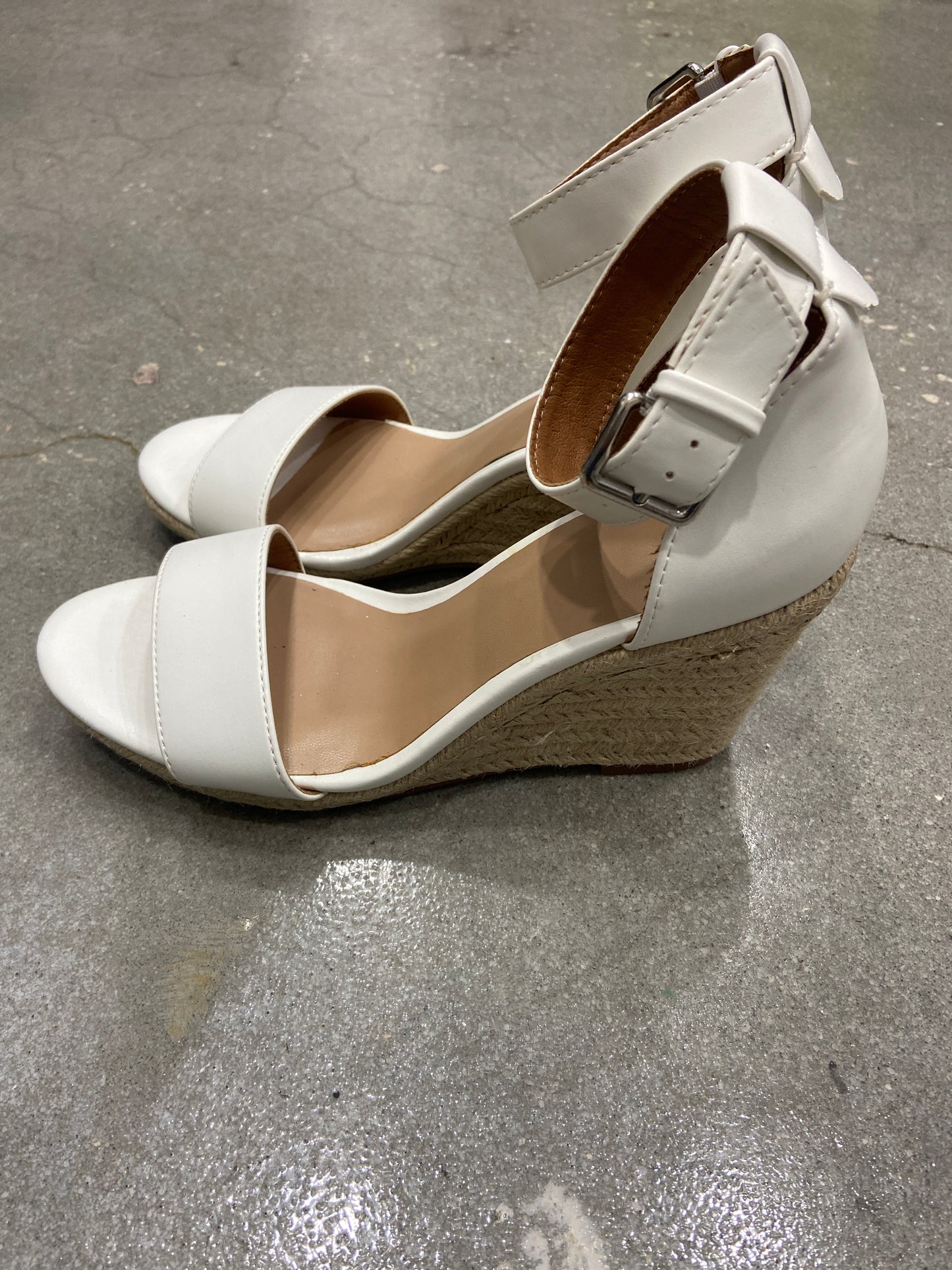 **NWT** A NEW DAY/ WOMEN 7.5 WEDGE SHOE