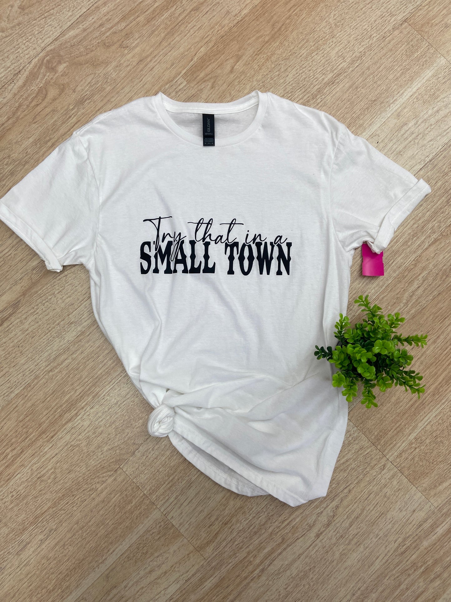 WOMENS MED TRY THAT IN SMALL TOWN TOP
