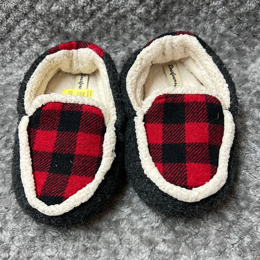BOYS DEARFOAMS RED CHECKARD SLIPPERS 11/12