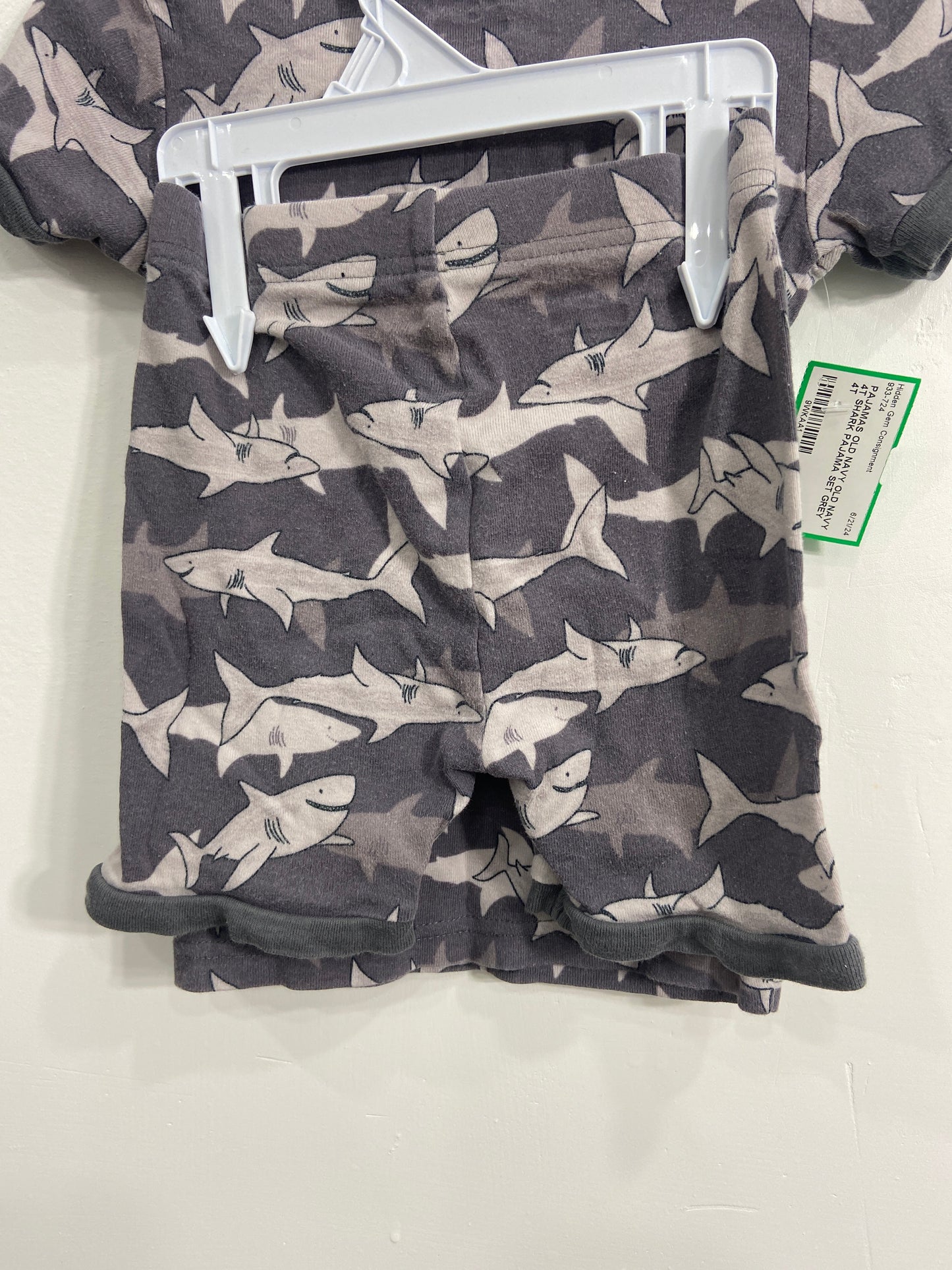 OLD NAVY 4T SHARK PAJAMA SET