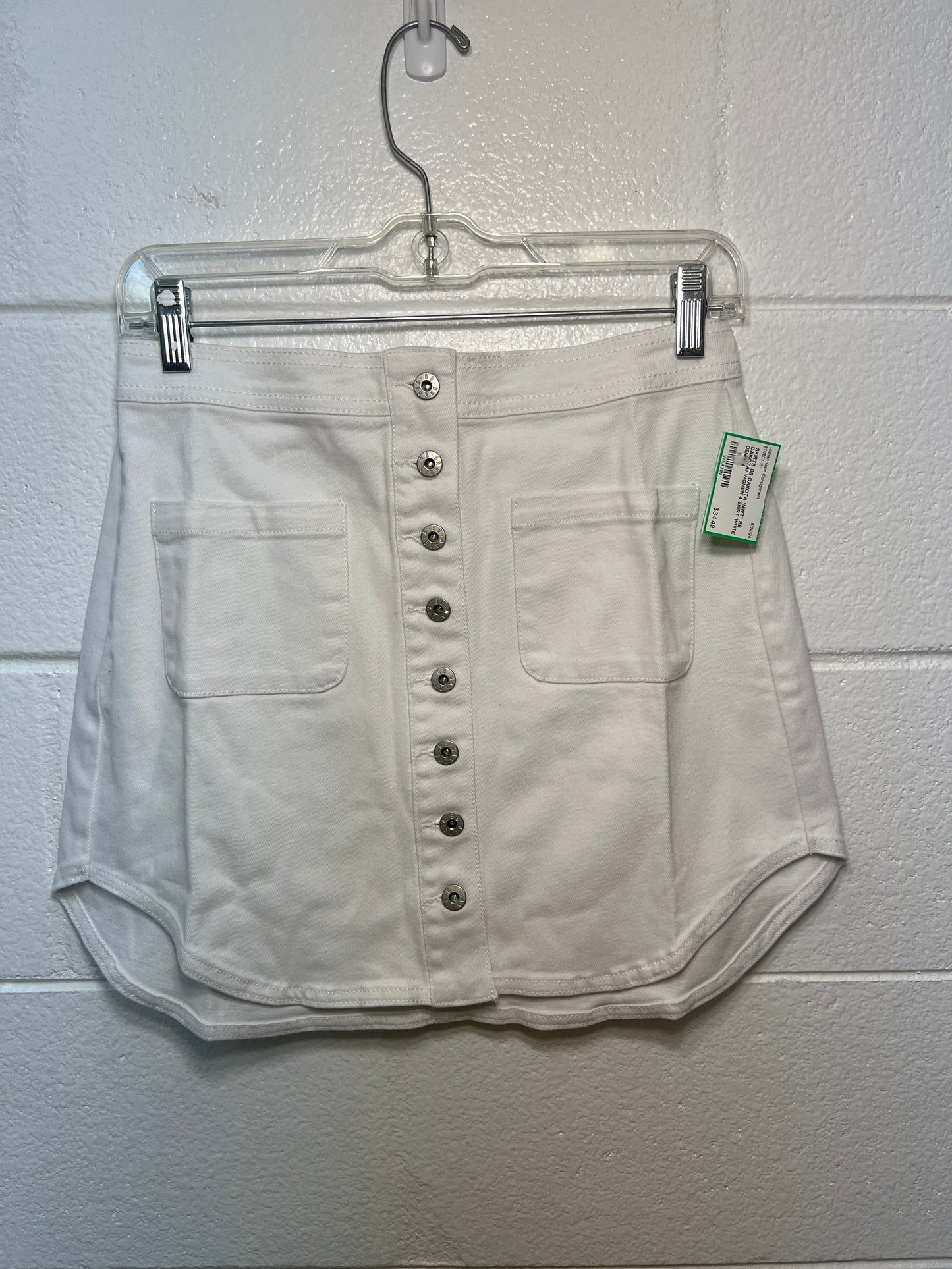 *NWT* BB DAKOTA/ WOMEN 4 SKIRT