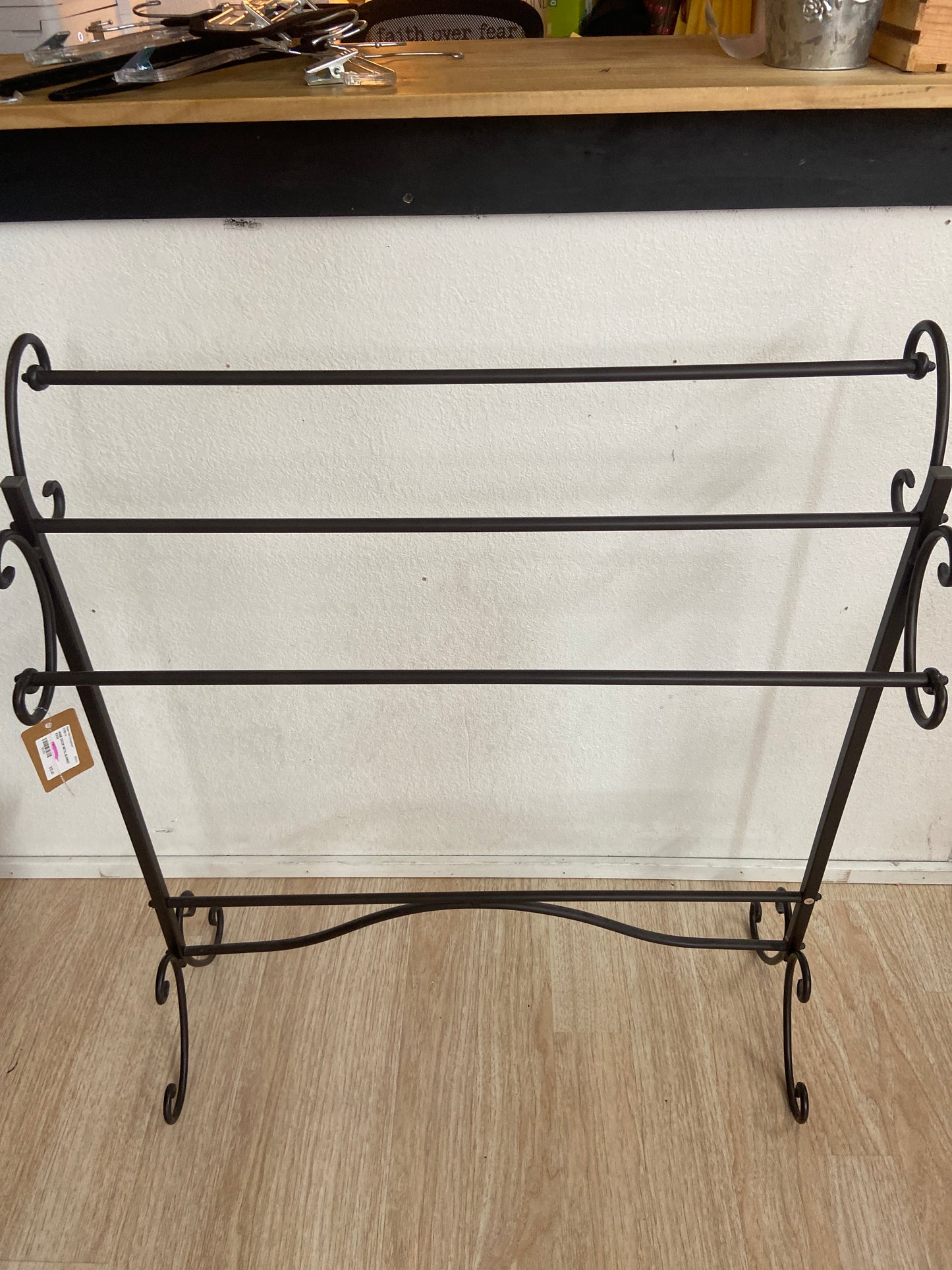 METAL BLANKET RACK