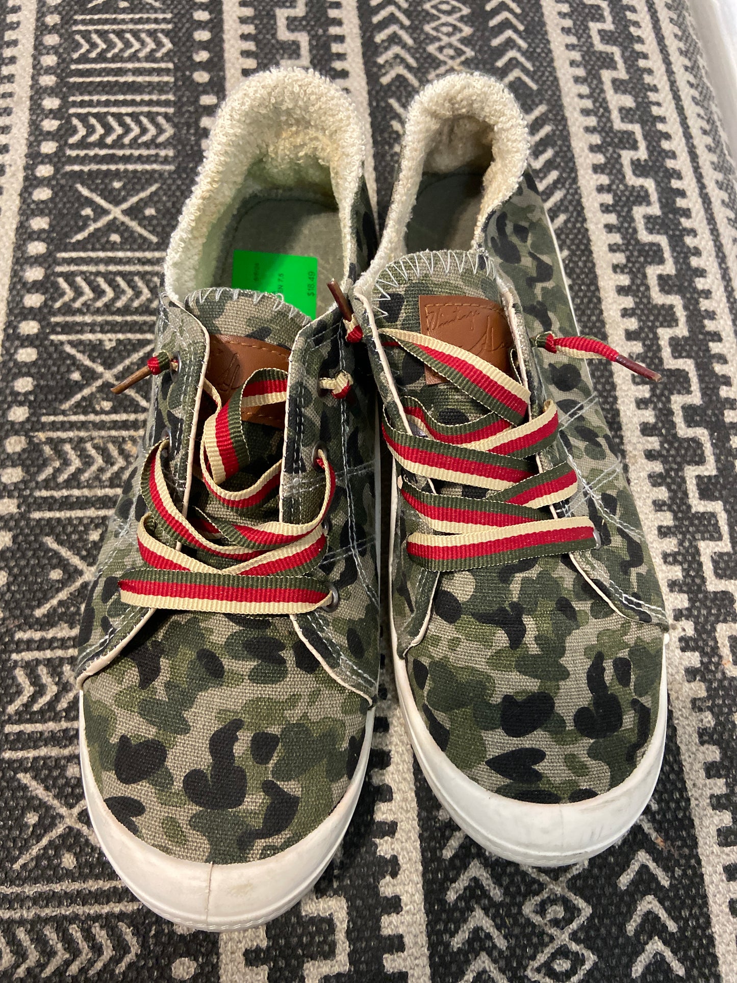 VINTAGE HAVANA/ WOMEN 7.5 SHOES