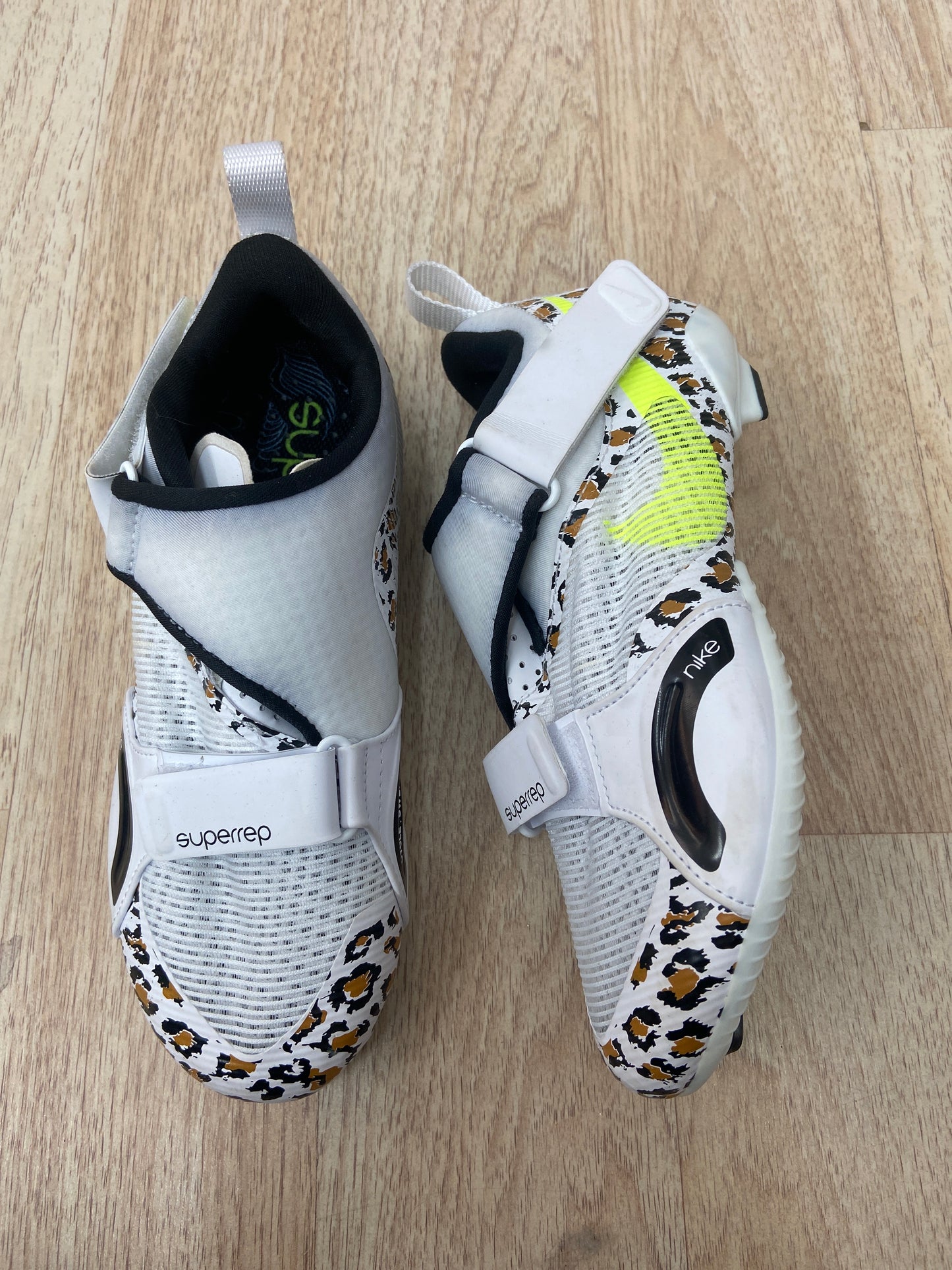 NIKE/ WOMEN 6 SUPERREP SHOE