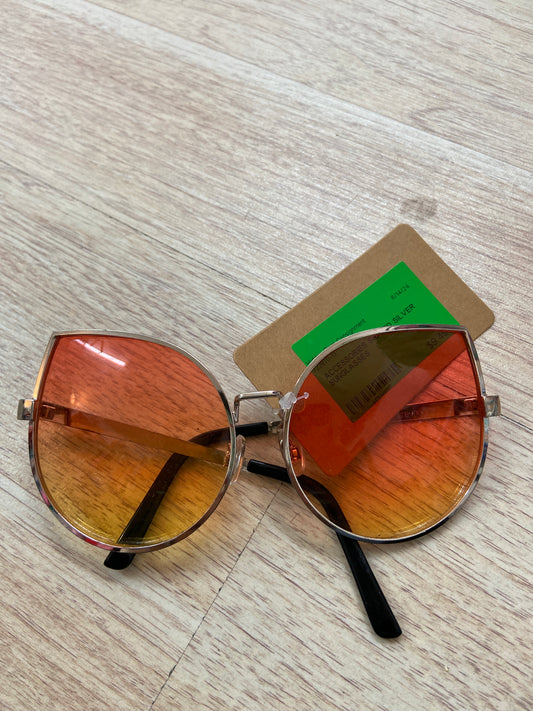 SHAPED SILVER SUNGLASSES