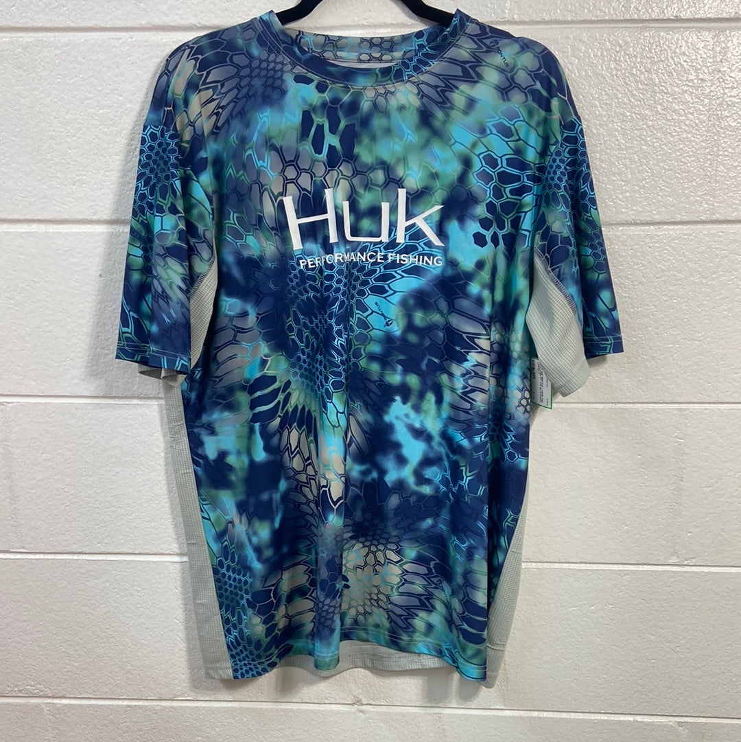 MEN HUK LARGE FISH SCALE DRI FIT TOP