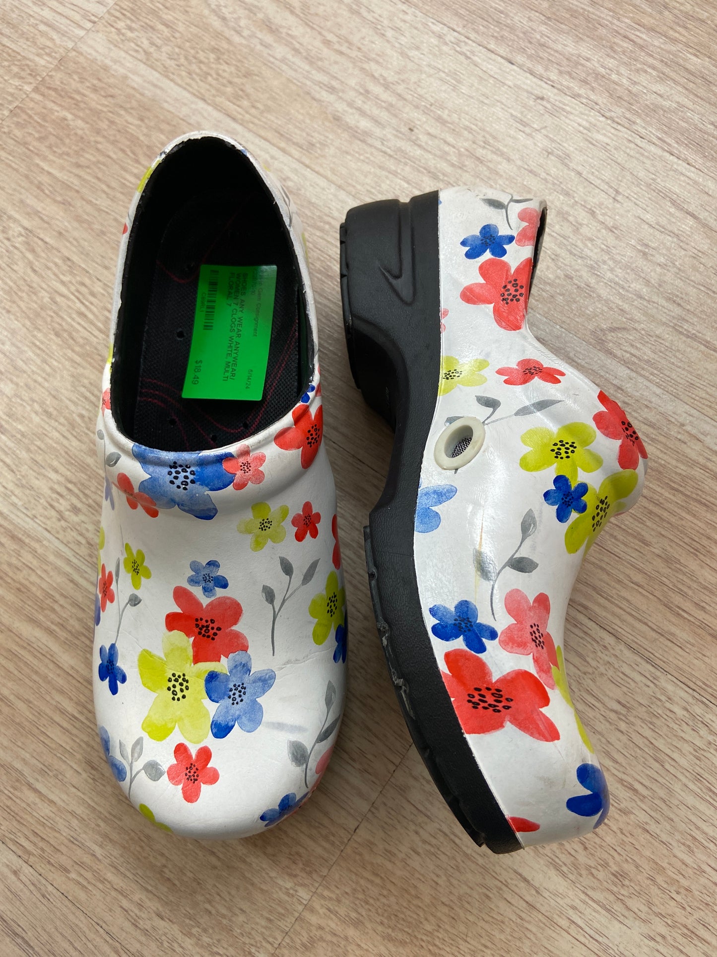 ANYWEAR/ WOMEN 7 CLOGS