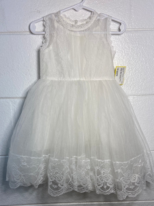 GIRLS WHITE FORMAL DRESS SIZE 2