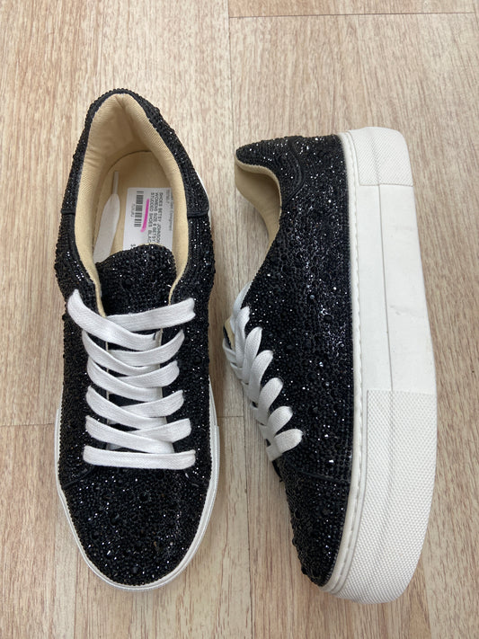 WOMENS SIZE 8 BETSY JOHNSON STUDDED SHOES
