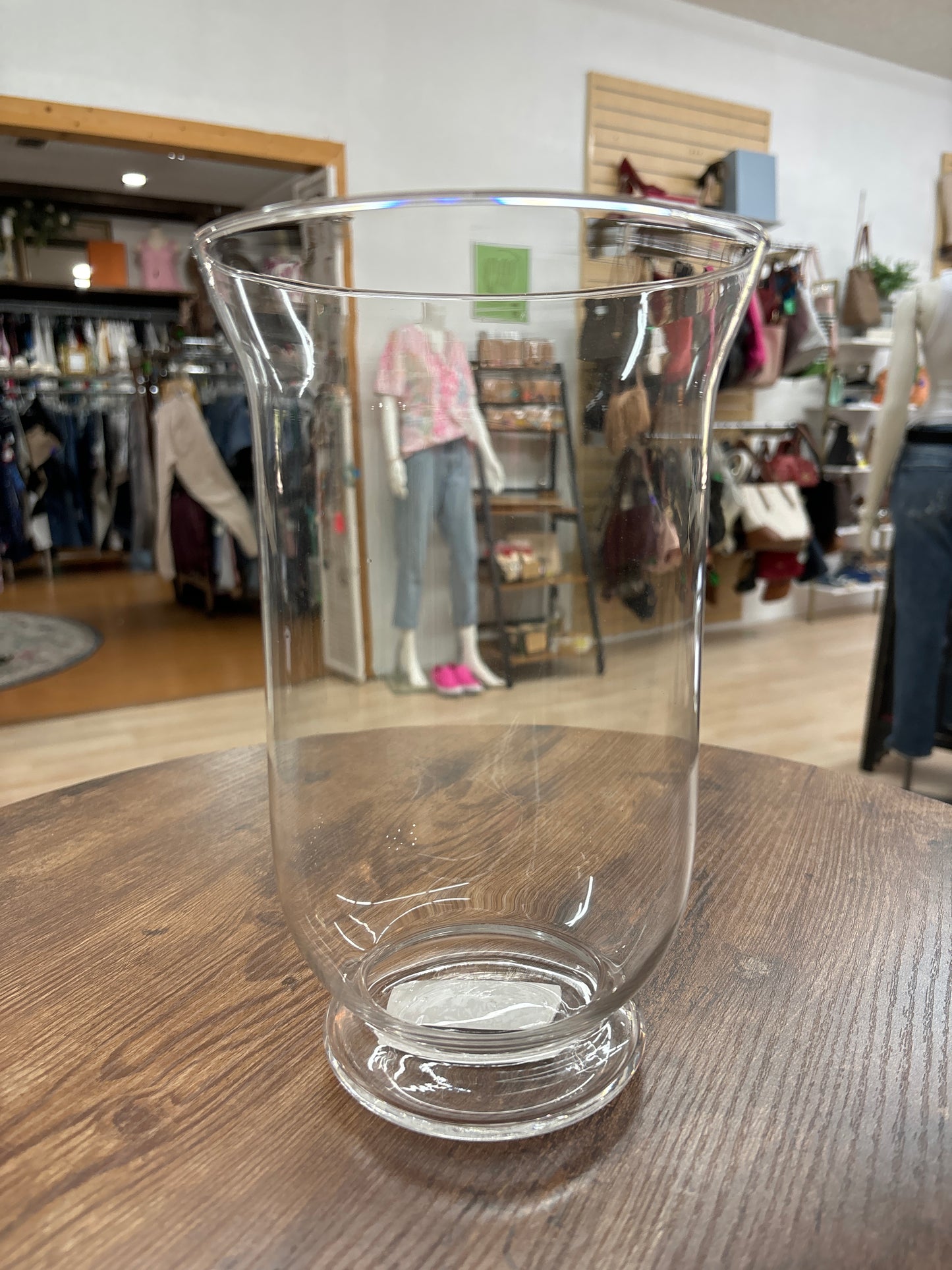 CLEAR GLASS VASE