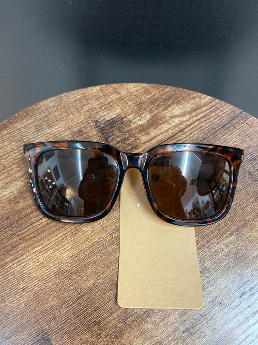 TORTOISE SUNGLASSES