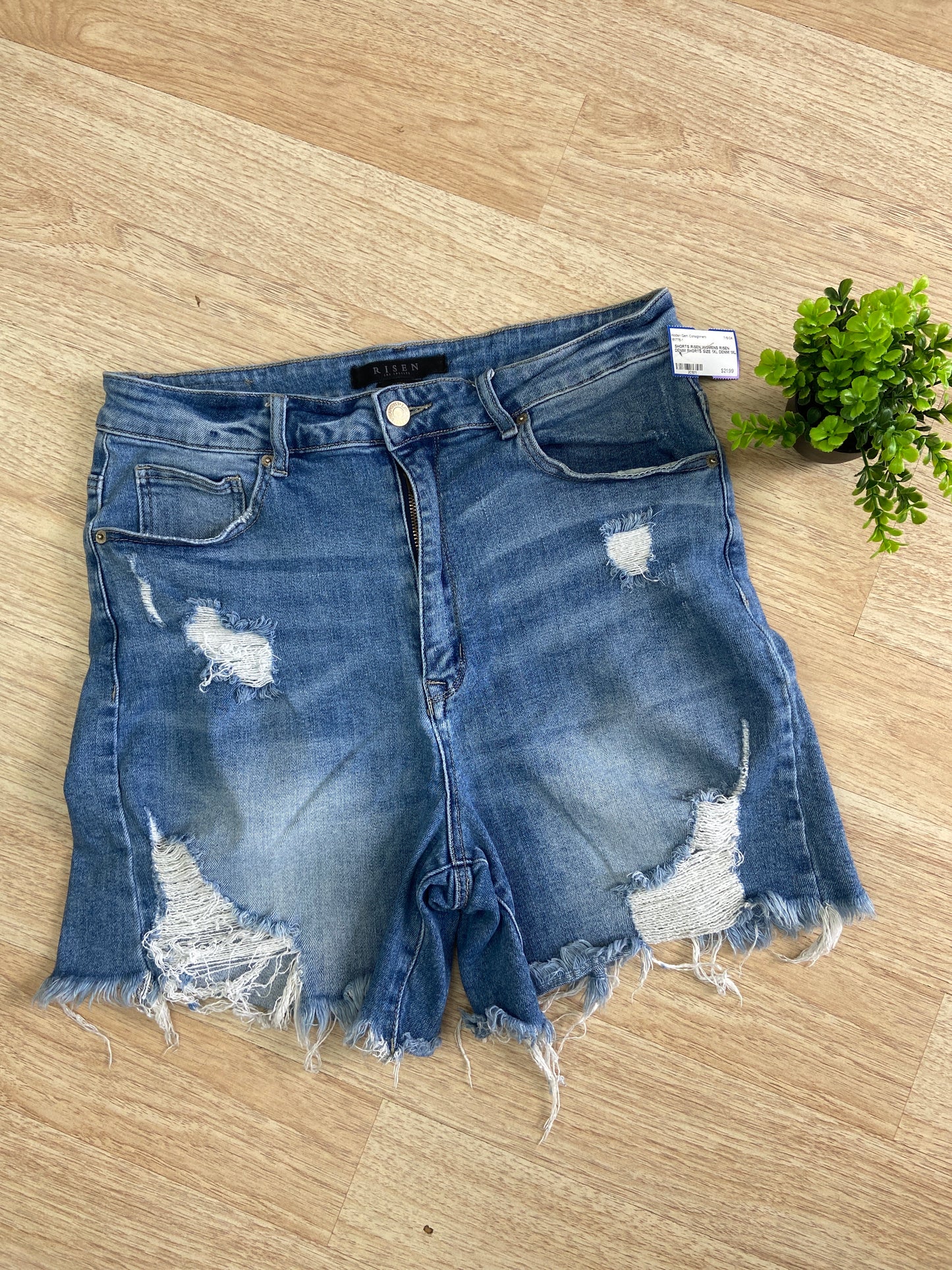 WOMENS RISEN DENIM SHORTS SIZE 1XL