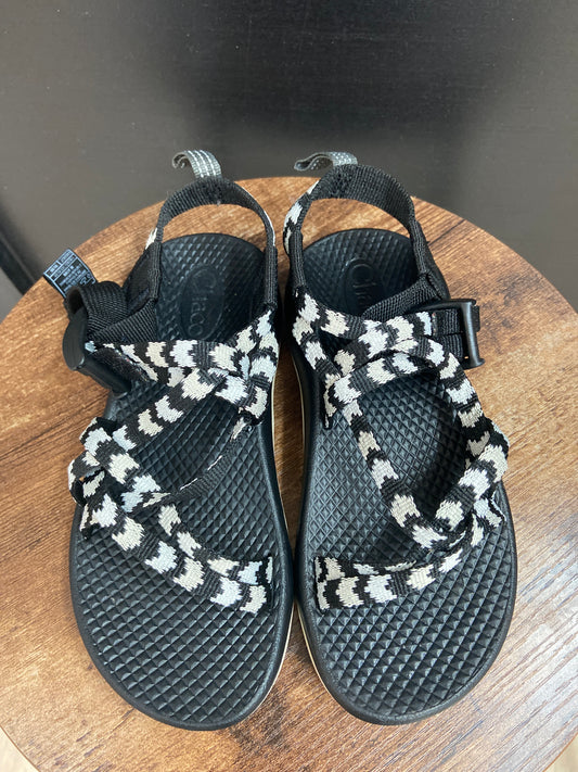 *NEW* CHACO/ GIRLS 12 SHOE