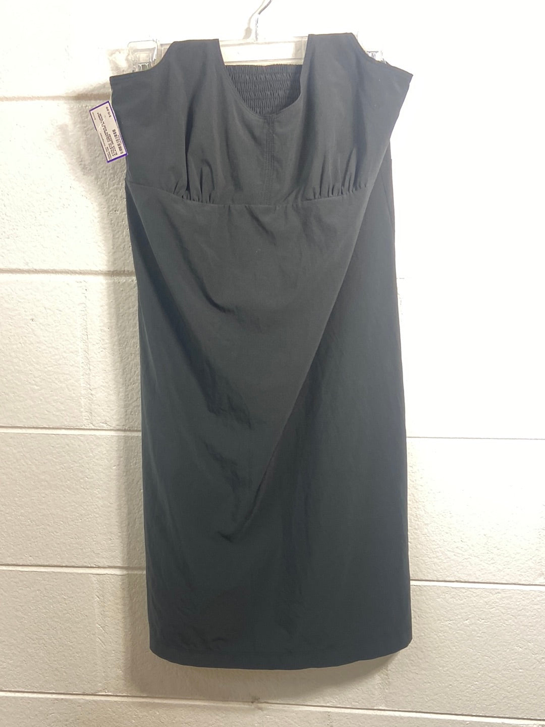 COLUMBIA ATHLETIC DRESS SIZE MEDIUM