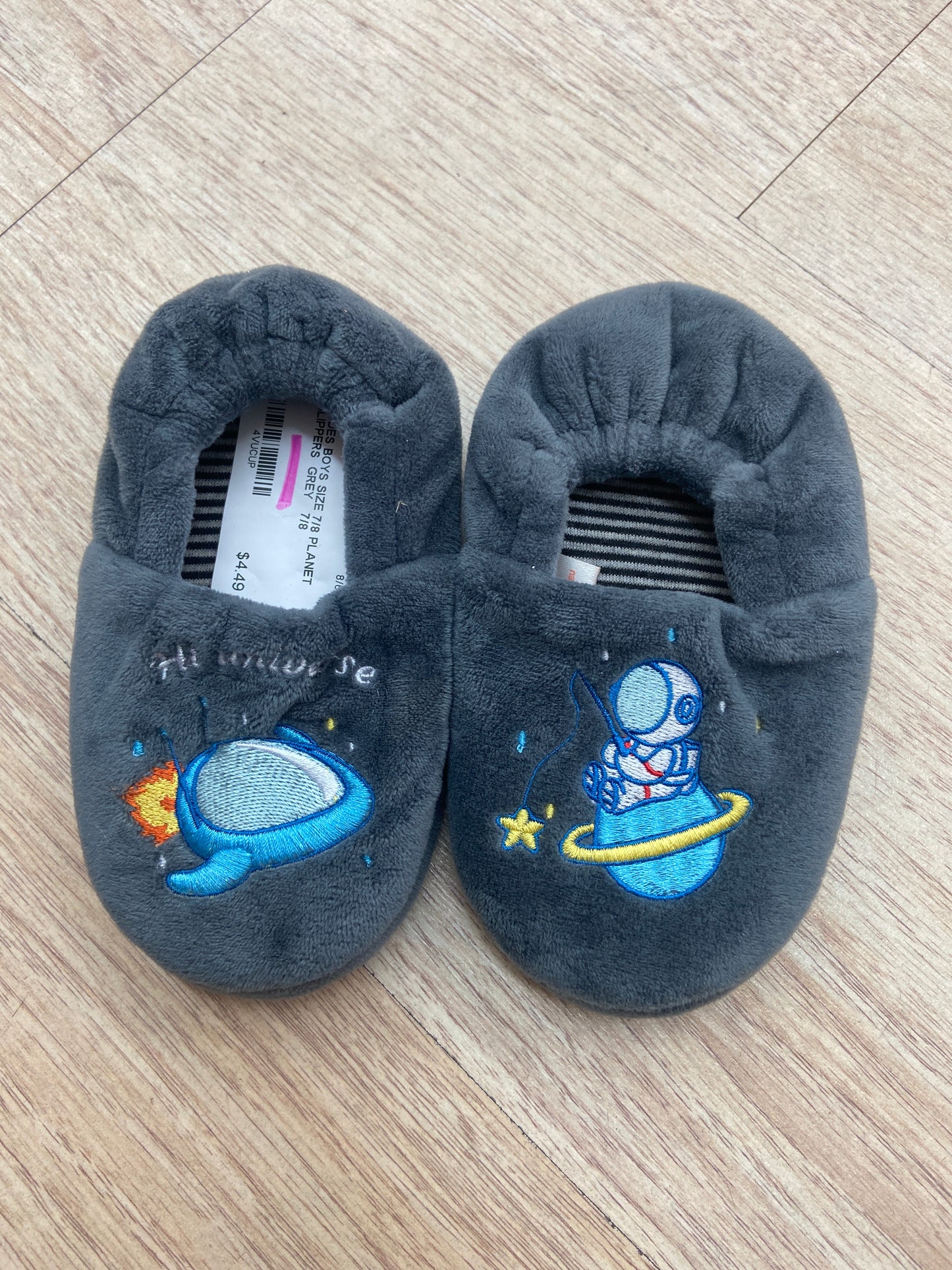 BOYS SIZE 7/8 PLANET SLIPPERS
