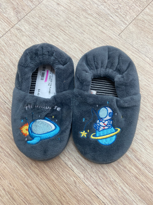 BOYS SIZE 7/8 PLANET SLIPPERS