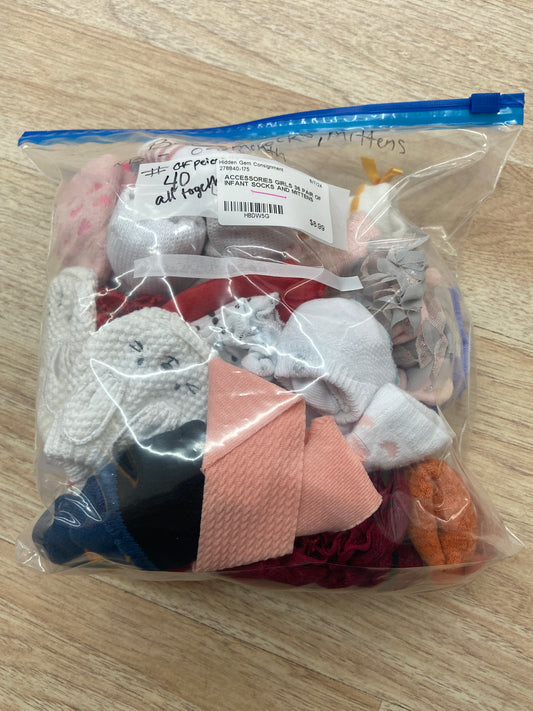 GIRLS 36 PAIR OF INFANT SOCKS AND MITTENS