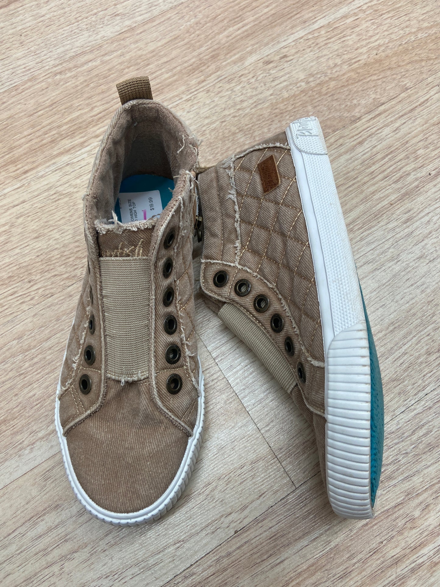 WOMENS SIZE 7 BLOWFISH QUILTED HIGH TOP SHOES