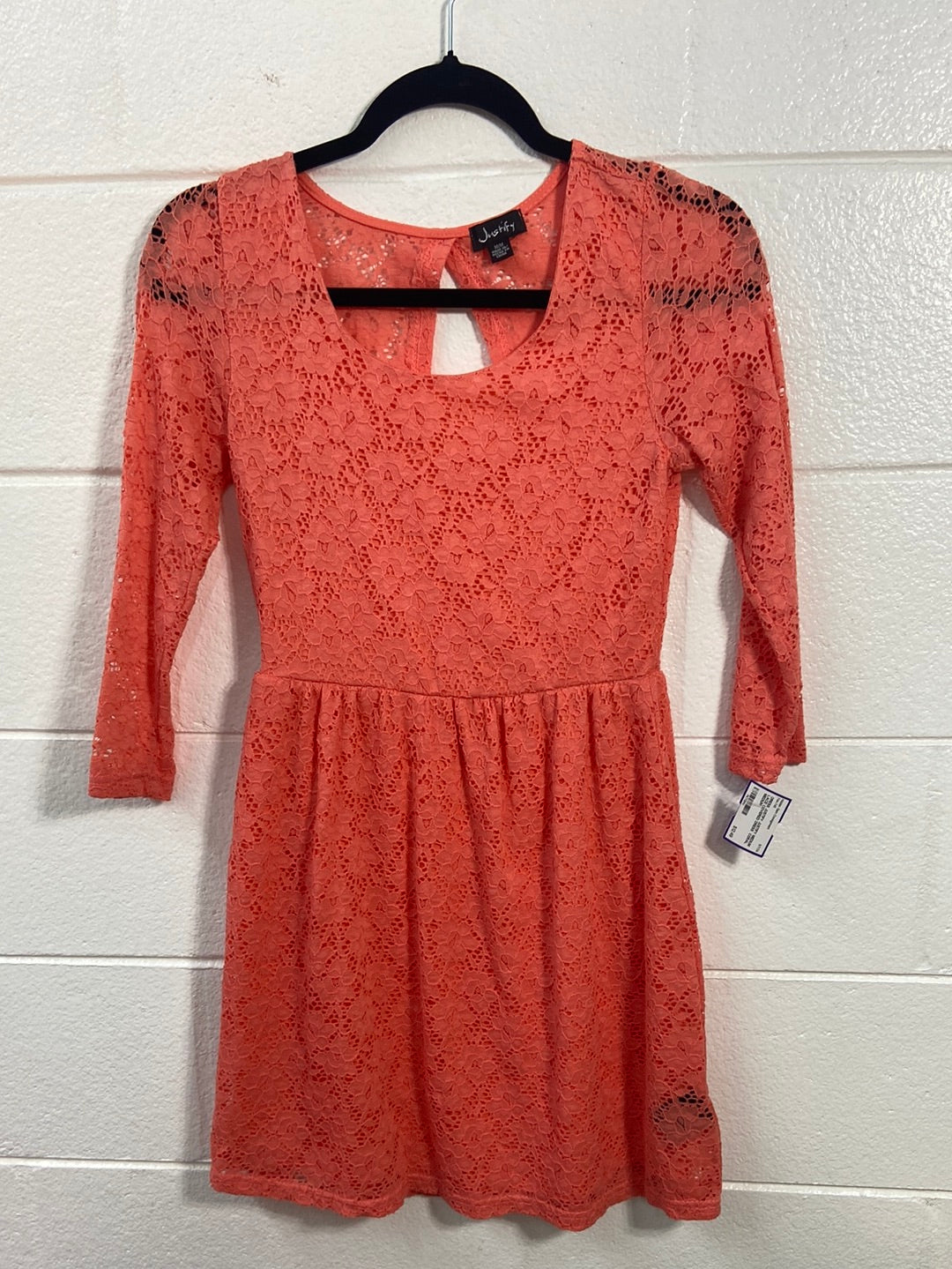 JUSTIFY MEDIUM LACE COVERED DRESS