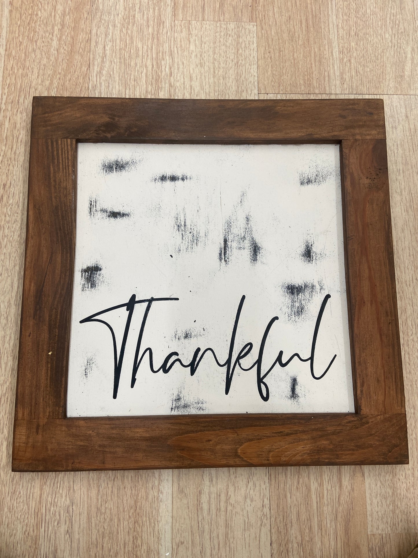 "THANKFUL" WOODEN SIGN DECOR