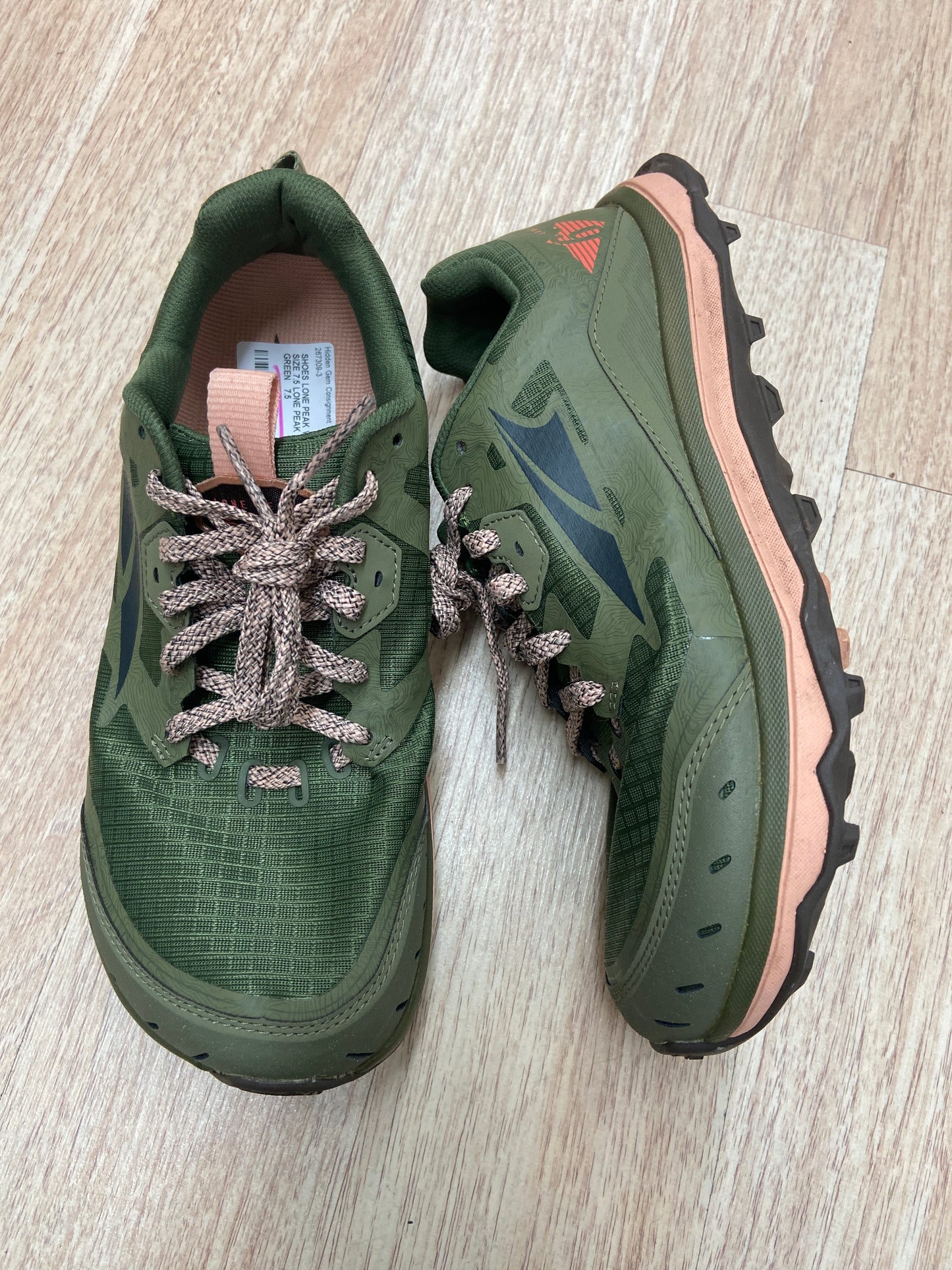 WOMENS SIZE 7.5 LONE PEAK SHOES