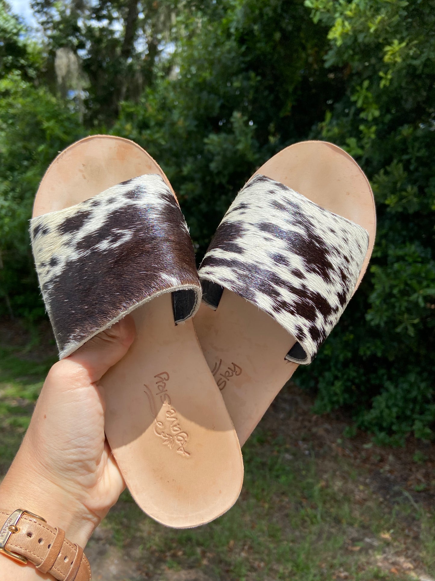AGAVE SKY COWHIDE SLIDES SIZE 7
